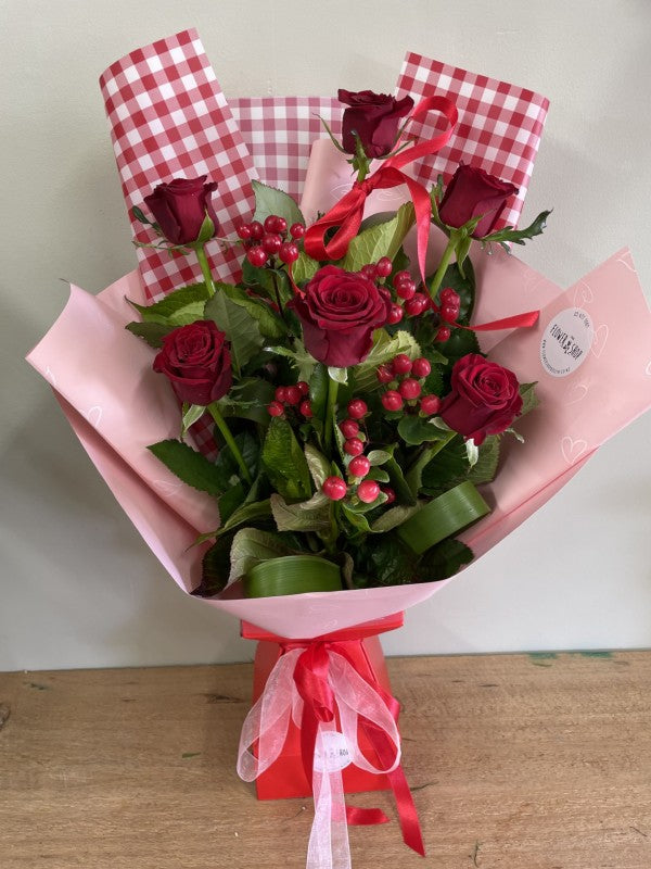 1/2 Dozen Red Roses